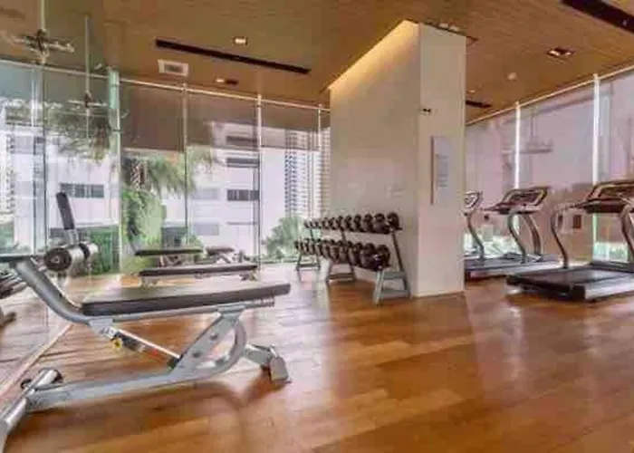 Luxurious In Prime Area