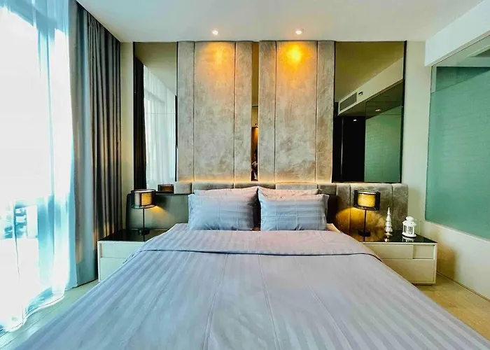 Luxurious In Prime Area * Bangkok