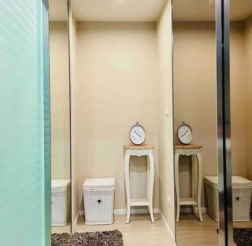 Luxurious In Prime Area